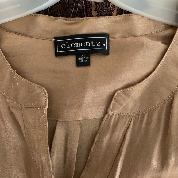 3 Dress blouses Sizes L-XL. Like new. - Picture 2 of 7